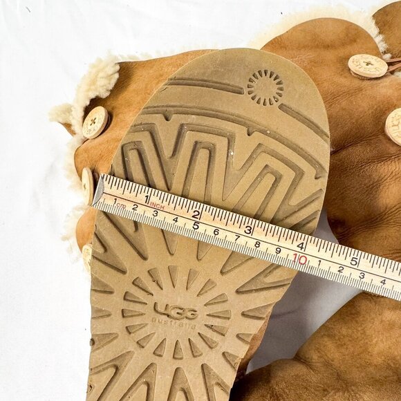 LONG UGGS SIZE 7 - Picture 6 of 6